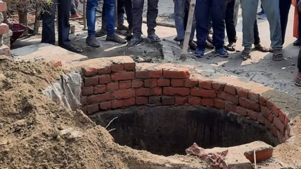 Madhya Pradesh News, Many people died in a well in Khandwa, accident in Kondawat village of Khandwa district