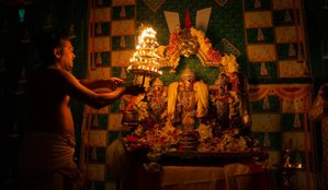 Which God's Aarti should be done in Puja