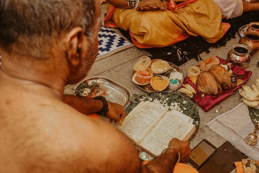 Which God's Aarti should be done every day