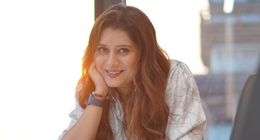 priyanka deshpande husband praveen kumar
