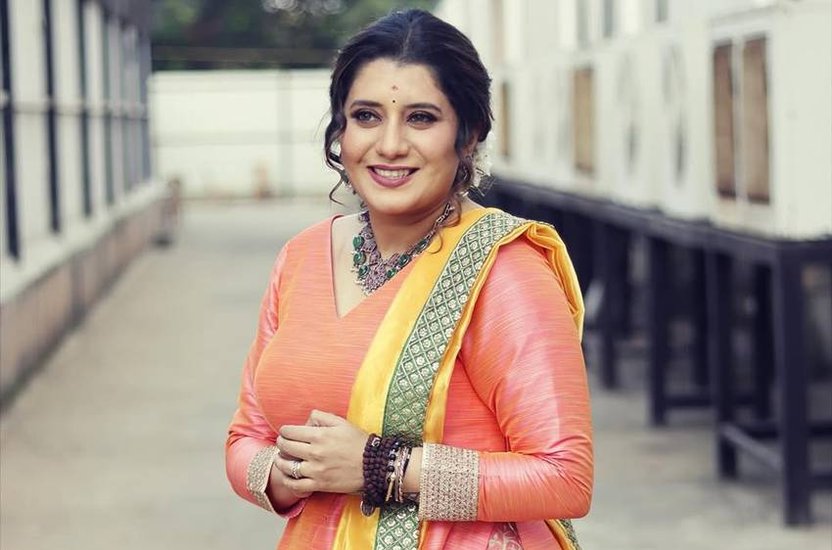 priyanka deshpande age