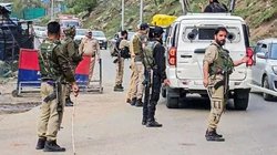 UP: काली पट्टी बांध कर नमाज अदा करने पहुंचे नमाजी, पाकिस्तान के विरोध में लगाए नारे