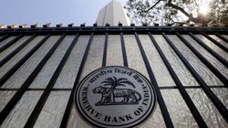 Good Friday 2025 Bank Holiday: देशभर में गुड फ्राइडे पर बंद रहेंगे बैंक, जानें क्या आपके शहर में भी कल सरकारी छुट्टी, आज ही निपटा लें जरूरी काम