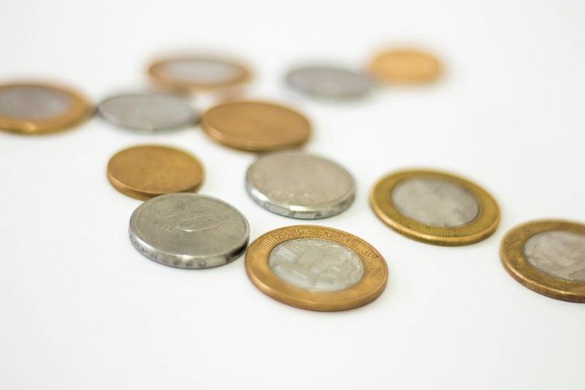 cost to make a 10 rupee coin