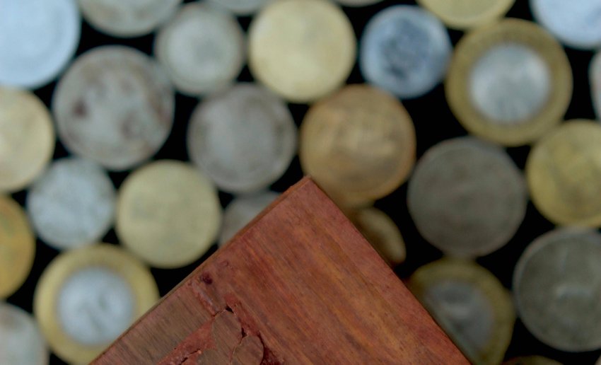 10 rs coin making cost