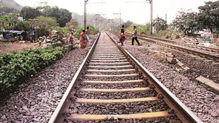 railway track| suicide| jaipur