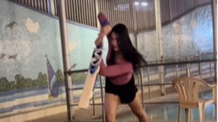 Sanjay Bangar Daughter, Sanjay Bangar,Anaya Bangar batting
