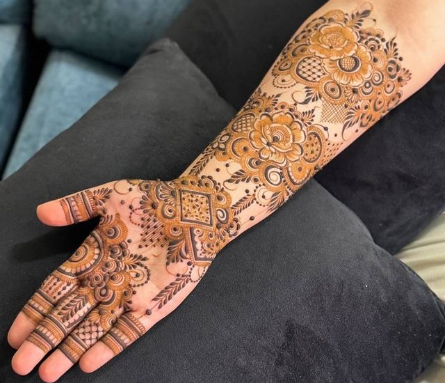 New and Stylish mehandi design