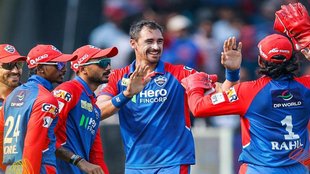 Delhi Capitals, Axar Patel, Faf du Plessis, MI vs DC