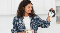 Dry Fasting for Weight Loss: क्या 36 घंटे फास्ट से सच में हो सकता है वजन कम, डायटीशियन से जानिए क्या है ड्राई फास्टिंग और इसके फायदे