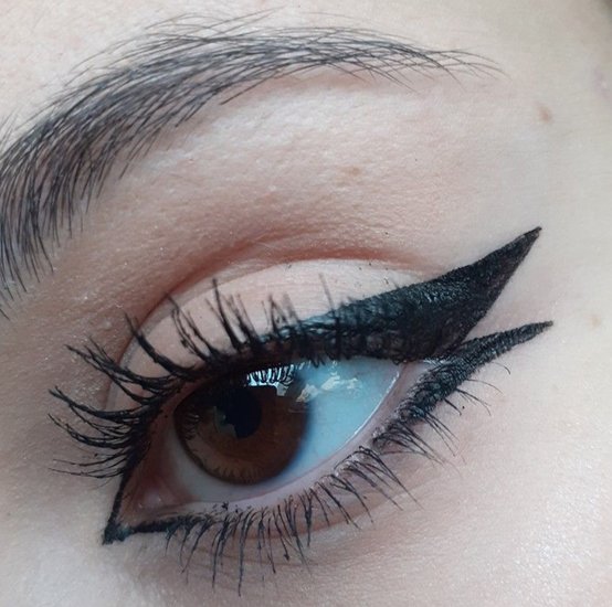 Fishtail Eyeliner