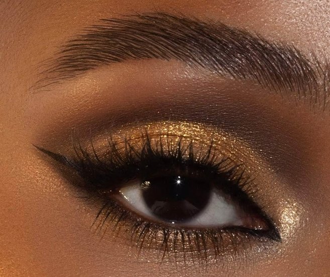 Golden glitter look eyeshadow