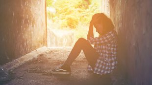 how to overcome loneliness, loneliness, depression