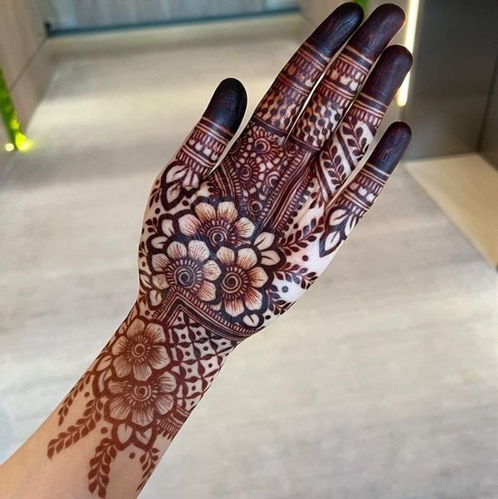 Mehndi designs for front hand