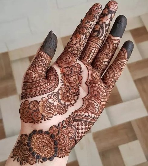 Mehndi designs for girls Eid