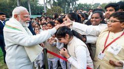 CBSE Result 2025: पीएम मोदी ने परीक्षा पास करने वाले स्टूडेंट्स की थपथपाई पीठ, जानें बधाई संदेश में क्या कहा