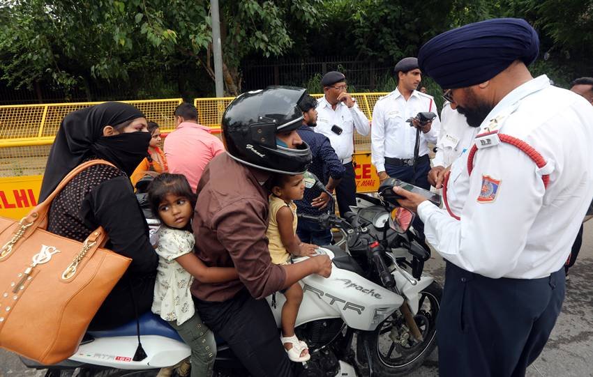 What are 10 traffic rules?