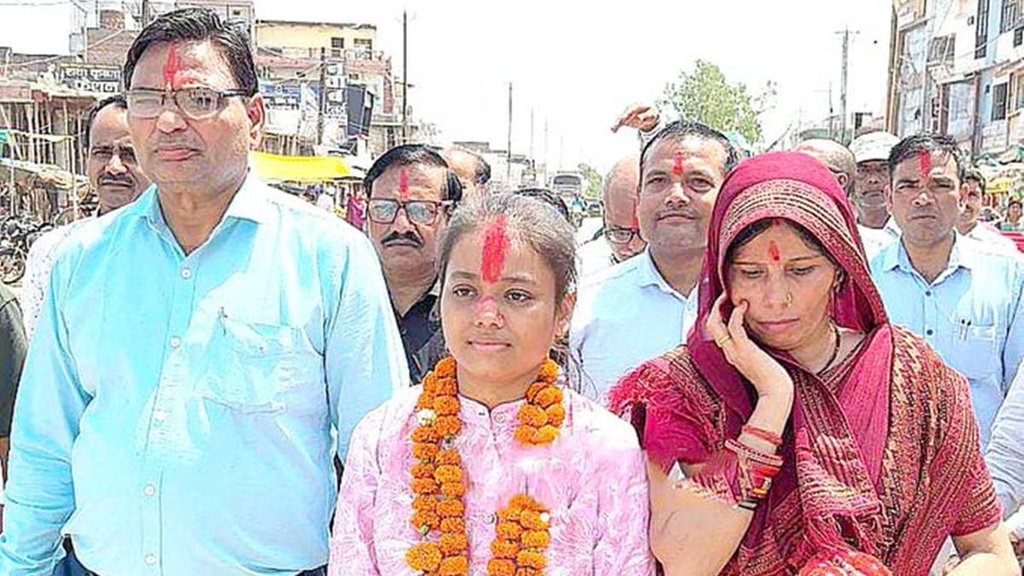 MP Board Result 2025, MP Board Result, MP Board Topper, Priyal Dwivedi topper,