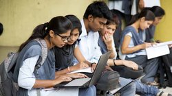 RBSE 10th Class Result 2025: राजस्थान बोर्ड 10वीं रिजल्ट इन ऑफिशियल वेबसाइट्स पर करें चेक, यहां देखें स्कोरकार्ड
