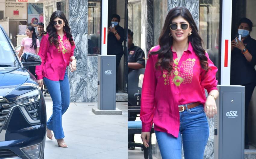  Sanjana Sanghi Summer Outfit
