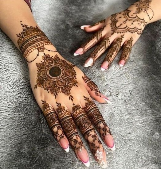 Simple Mehndi Designs for Festivals