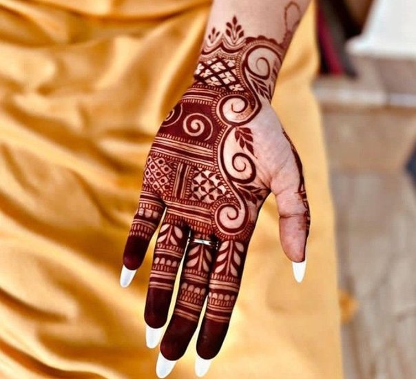 Stylish mehndi designs for modern bride