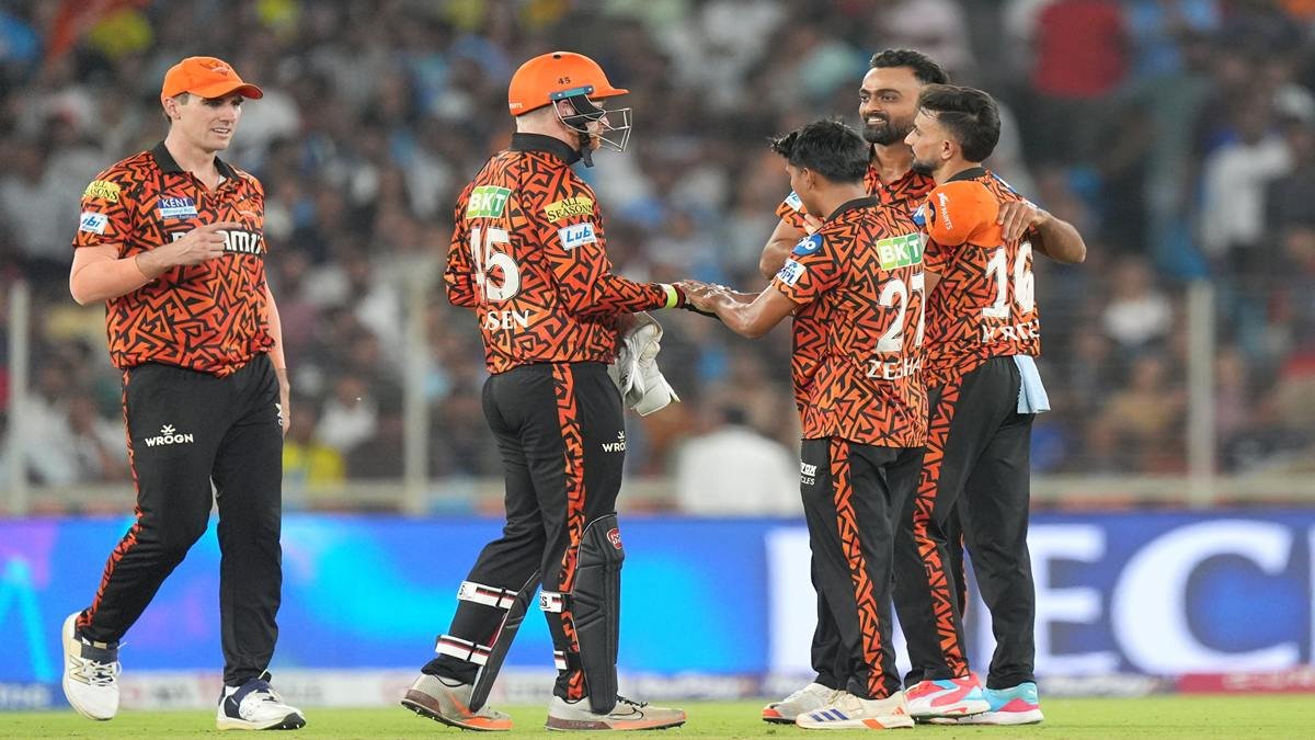 IPL 2025: 10 में से 7 मैच हारी सनराइजर्स हैदराबाद, जानें- अब कैसे प्लेऑफ में पहुंच सकती है काव्या मारन की टीम