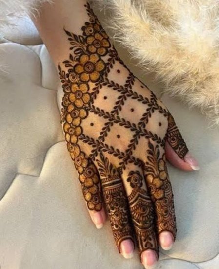 Try These Easy Mehndi Patterns for Vat Savitri Vrat