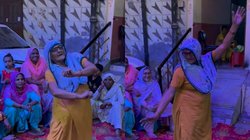 कागज, कलम, दवात ला… अम्मा के जोरदार डांस का Viral Video देख दीवानी हुई इंटरनेट की जनता, कहा – दिल तो अभी भी जवान है