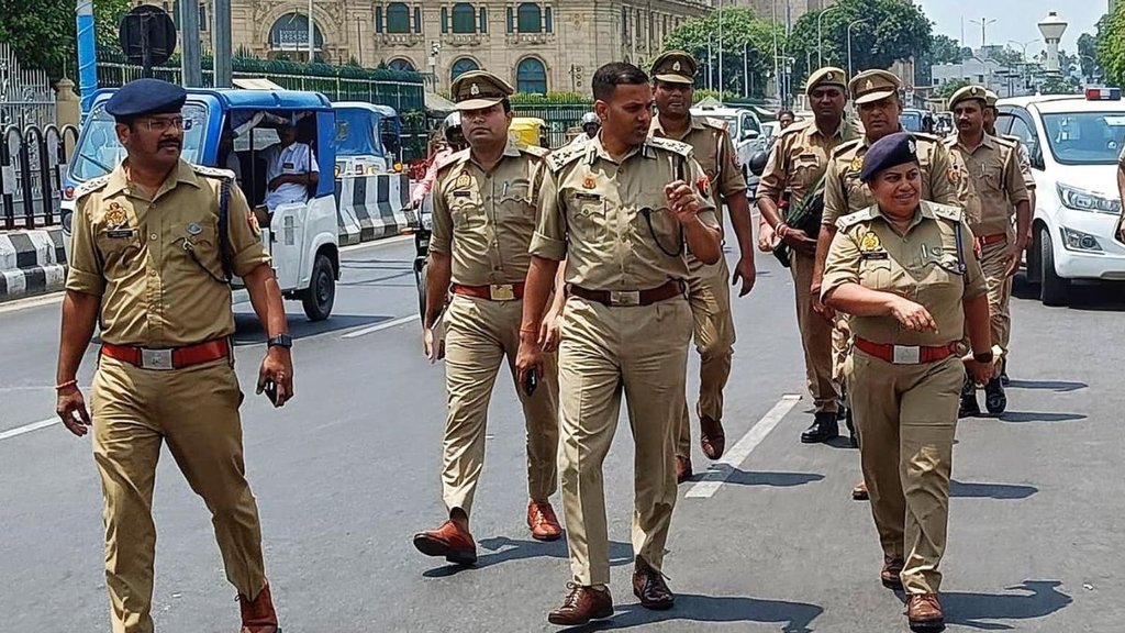 Red Alert in UP, Red Alert in Uttar Pradesh, Operation Sindoor, DGP Prashant Kumar Red Alert in UP, Red Alert in Uttar Pradesh, Operation Sindoor, DGP Prashant Kumar