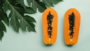 Which foods should be avoided after papaya for better digestion