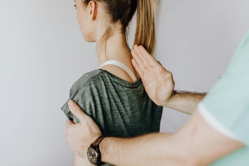 Yoga to straighten spine