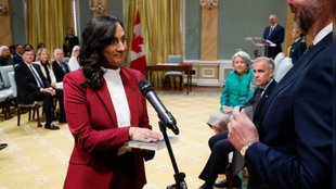 Anita Anand, who is Anita Anand, Anita Anand biography, Canada FM Anita Anand,