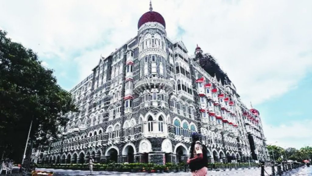 bomb blast threat | taj hotel | mumbai airport news