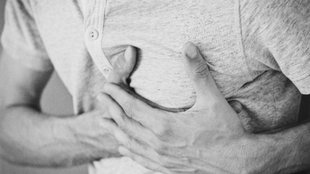 heart attack causes, young heart attack risk, heart attack symptoms in young adults