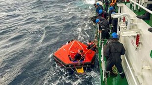 kerala ship sinking, msc elsa 3 capsized, container ship oil spill