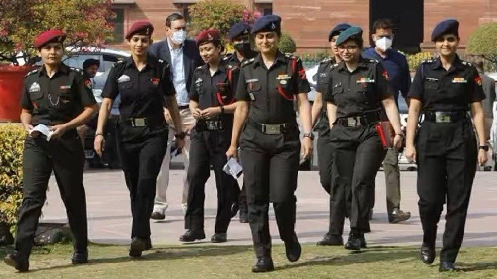 number of women in army, women in army