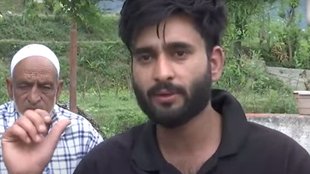 PAHALGAM TERROR ATTACK, WOMAN LEAVES FOR PAKISTAN