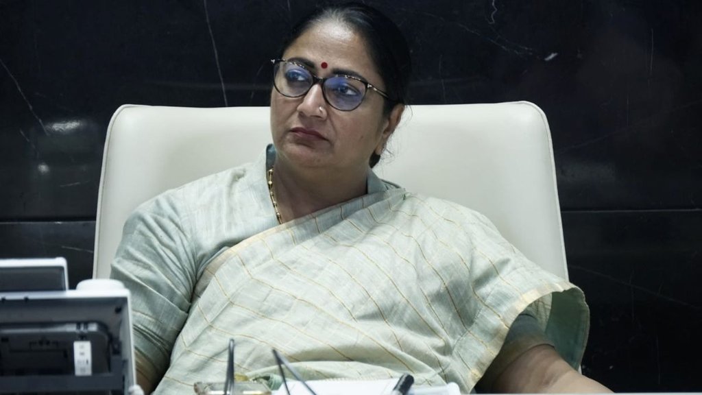 cm rekha Gupta, cm rekha gupta husband name, cm rekha gupta parents,