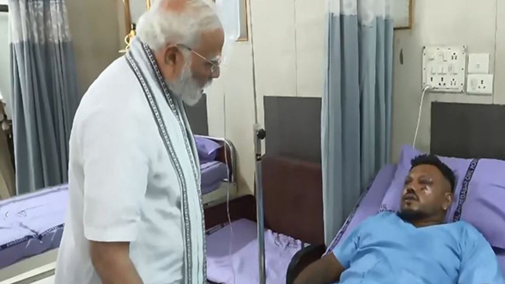 Ahmedabad plane crash, plane crash, Ahmedabad plane crash lone survivor, Ahmedabad plane crash Vishwas kumar Ramesh