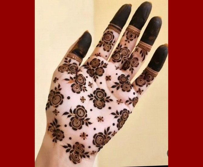 Back hand mehndi for casual wear