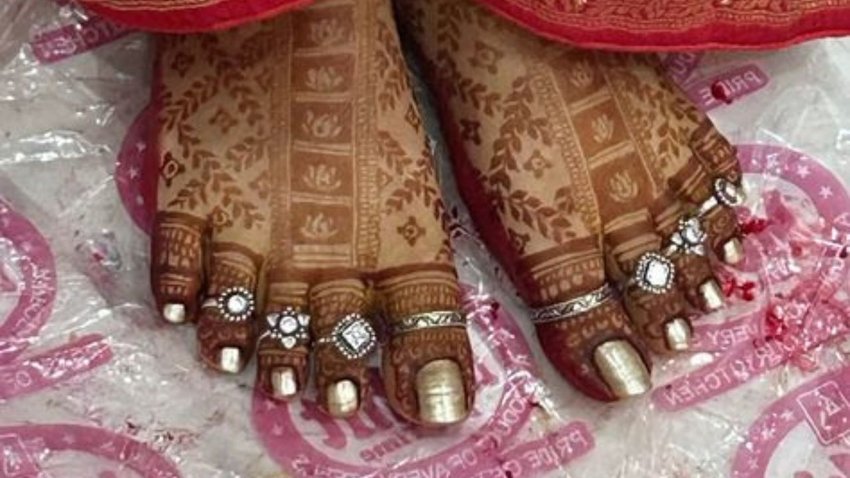 टो रिंग डिजाइन