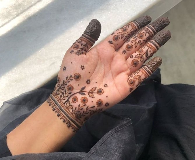 Bracelet style mehndi patterns