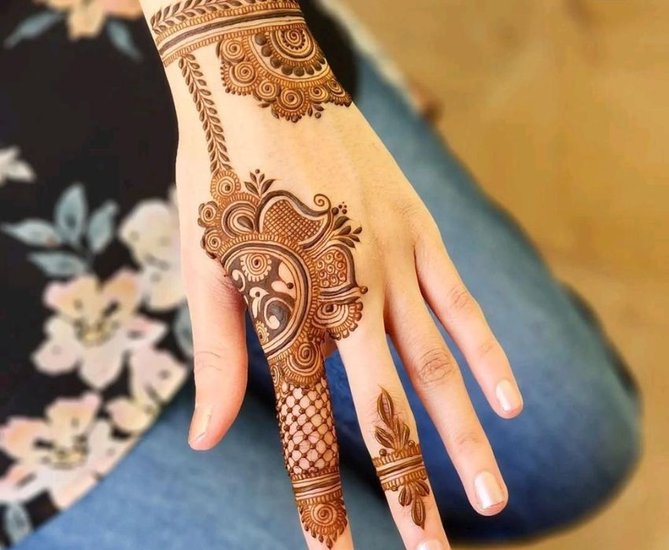 Classy Mehndi Patterns That Do not Overwhelm