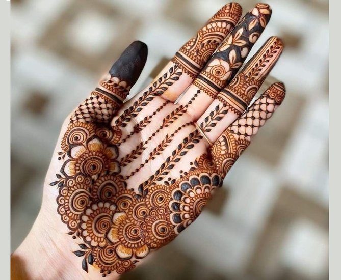 Classy Mehndi for Hands