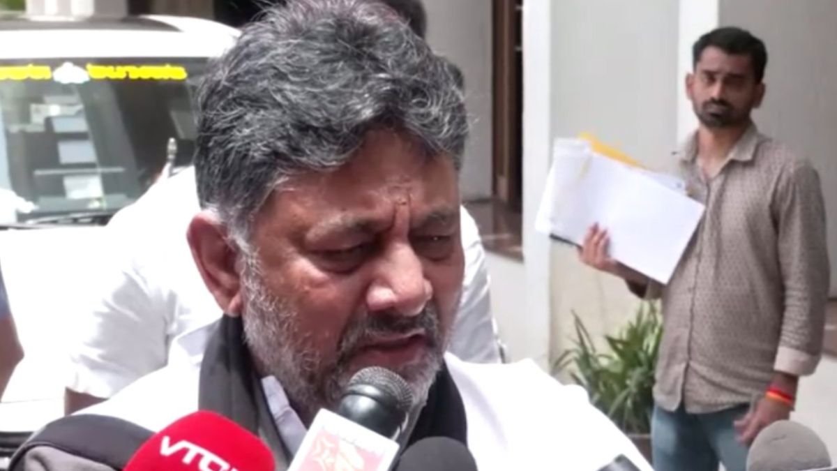 Bengaluru Stampede: मीडिया से बात करते हुए रोने लगे डिप्टी सीएम DK शिवकुमार, बोले- छोटे बच्चों को देखकर दुख होता है