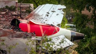 अहमदाबाद विमान हादसा, ड्रीमलाइनर दुर्घटना, Air India crash, Boeing 787 crash, aviation safety
