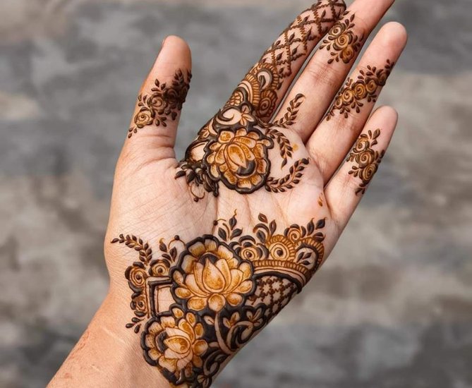 Elegant Mehndi Ideas That Speak Style Without Going Overboard