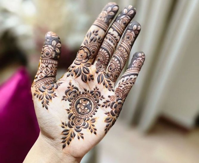 Elegant Mehndi Styles to Try