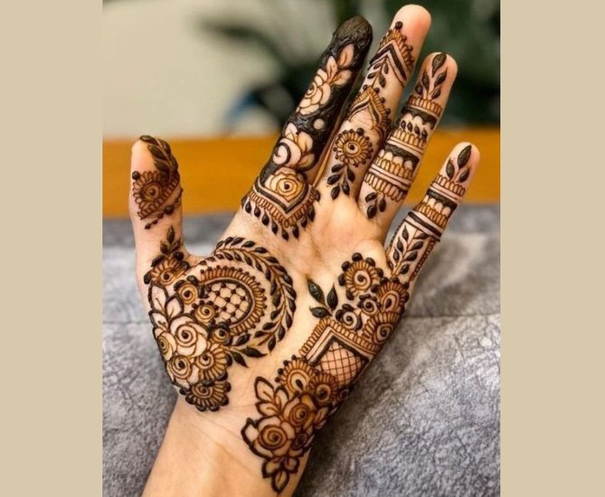 Elegant Mehndi for the Modern Woman